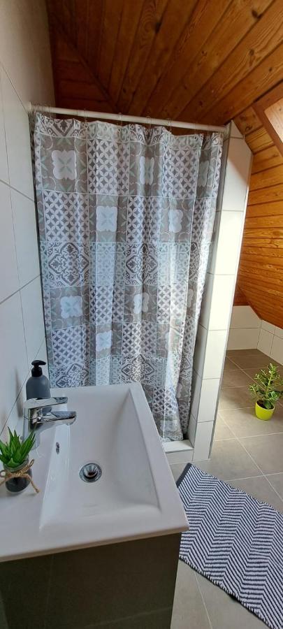 Babi Apartmanhaz Gyenesdiás Екстериор снимка
